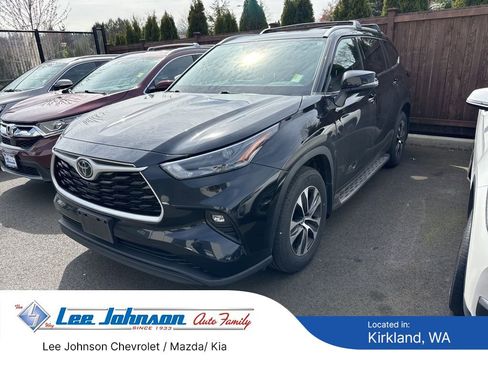 Used 2022 Toyota Highlander XLE image 1