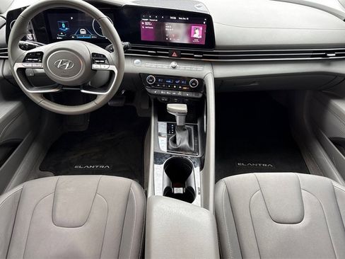 Used 2023 Hyundai Elantra SEL w/ Convenience Package image 15
