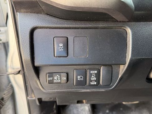 Used 2023 Toyota Tacoma TRD Sport w/ Technology Package image 8