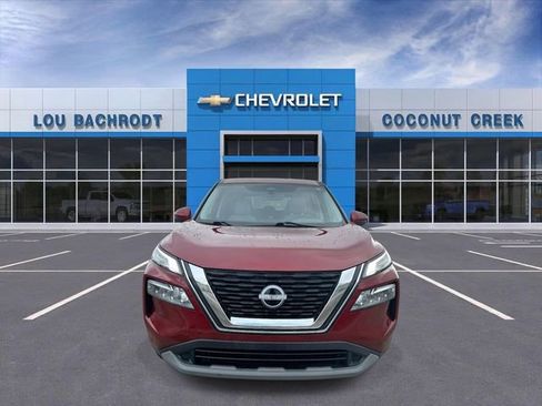 Used 2022 Nissan Rogue SV image 3