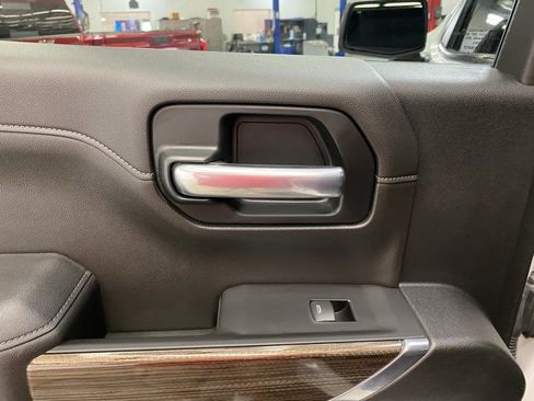 Used 2020 Chevrolet Silverado 1500 RST image 34