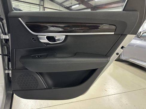 Used 2017 Volvo S90 T6 Momentum w/ Vision Package image 14