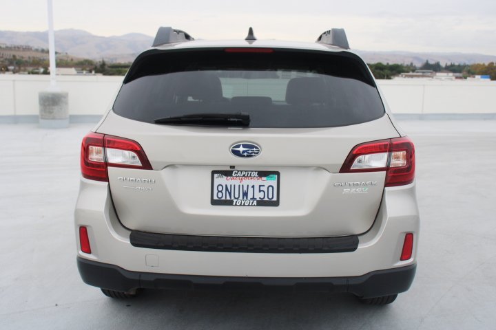Used 2017 Subaru Outback 2.5i Premium AWD/4WD image 4