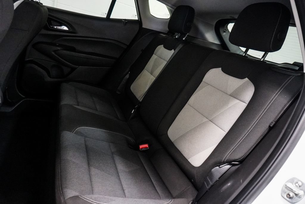 Used 2025 Chevrolet Trax LS FWD image 7