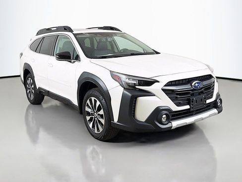 Used 2023 Subaru Outback Limited image 2