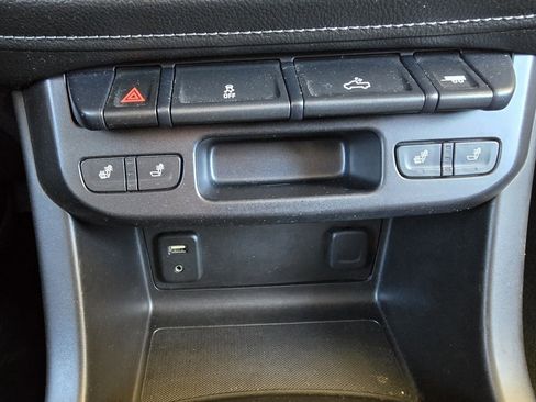 Used 2015 GMC Canyon SLT image 21