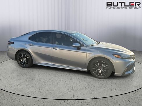 Certified 2024 Toyota Camry SE FWD image 7