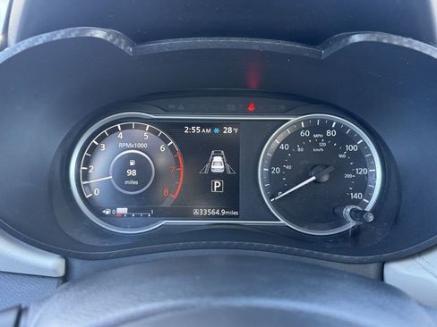 Used 2021 Nissan Versa SV image 27