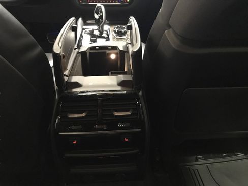 Used 2019 BMW M550i xDrive w/ Premium Package 2 image 19