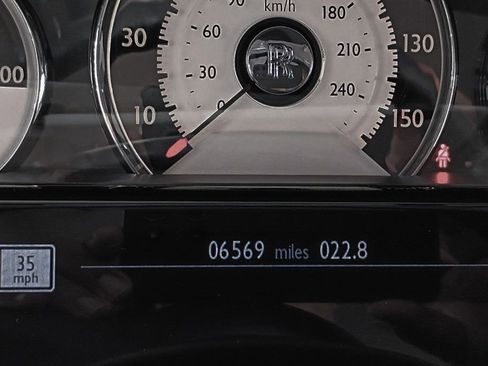 Used 2015 Rolls-Royce Wraith RWD image 39