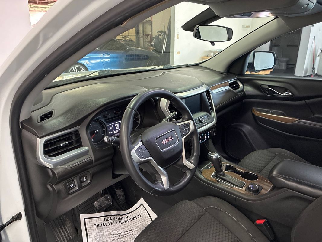 Used 2018 GMC Acadia SLE AWD/4WD image 8