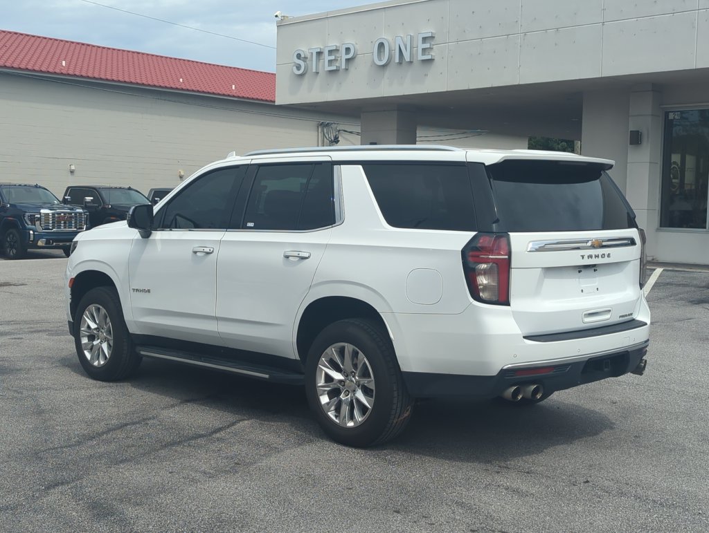 Used 2021 Chevrolet Tahoe Premier w/ Premium Package RWD image 4