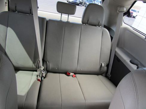 Used 2020 Toyota Sienna XLE image 15