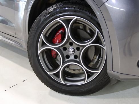 Used 2022 Alfa Romeo Stelvio Ti image 73