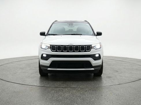 Used 2025 Jeep Compass Limited AWD/4WD image 2