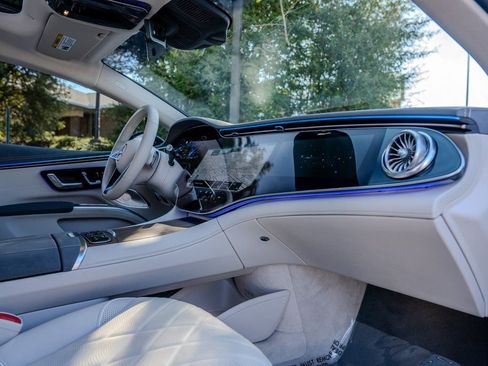 Used 2023 Mercedes-Benz EQS 580 4MATIC Sedan image 22