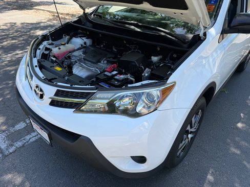Used 2015 Toyota RAV4 LE FWD image 27