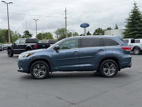 Used 2017 Toyota Highlander Limited Platinum AWD/4WD image 6