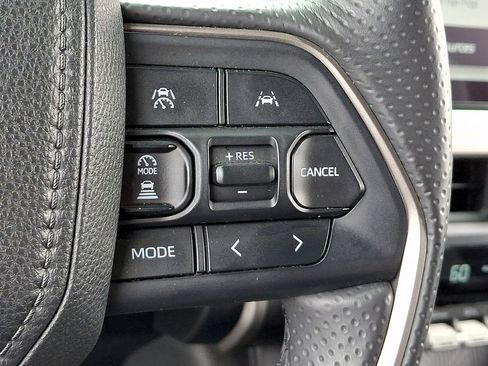 Used 2025 Toyota 4Runner TRD Off-Road Premium AWD/4WD image 21