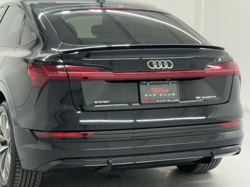 Used 2021 Audi e-tron Premium w/ Black Optic Package image 19