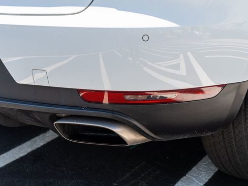 Used 2019 Porsche Macan AWD/4WD image 14