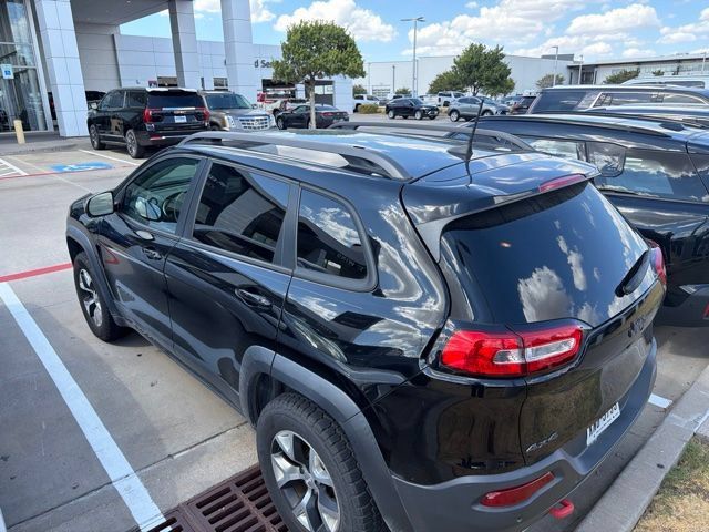 Used 2018 Jeep Cherokee Trailhawk w/ Comfort/Convenience Group AWD/4WD image 4