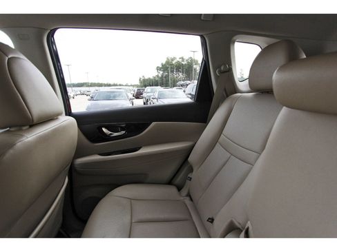 Used 2020 Nissan Rogue SL w/ Premium Package FWD image 13