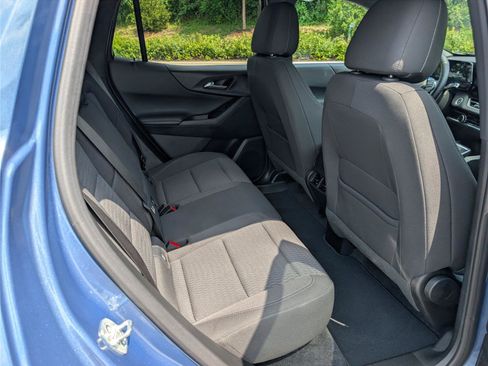 Used 2025 Chevrolet Equinox LT FWD image 11