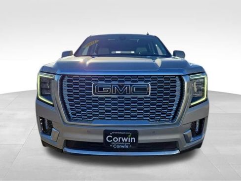Used 2021 GMC Yukon XL Denali w/ Denali Premium Package image 2