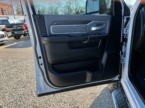 Used 2023 RAM 2500 Big Horn w/ Level 1 Equipment Group image 11
