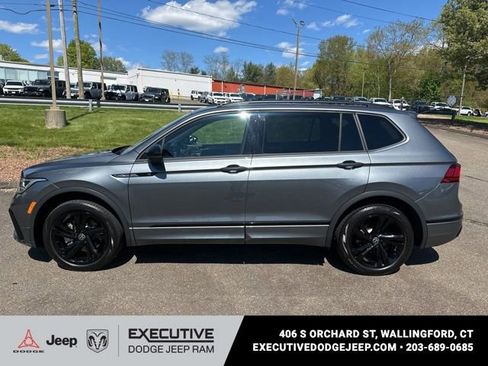 Used 2023 Volkswagen Tiguan SE R-Line AWD/4WD image 6