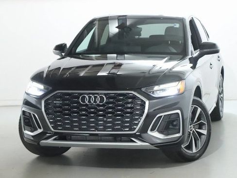 Used 2023 Audi Q5 2.0T Premium w/ Convenience Package AWD/4WD image 3