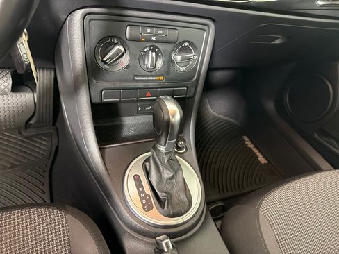 Used 2019 Volkswagen Beetle 2.0T S FWD image 18