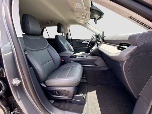 New 2026 Ford Explorer Active w/ Active Comfort Package RWD image 32