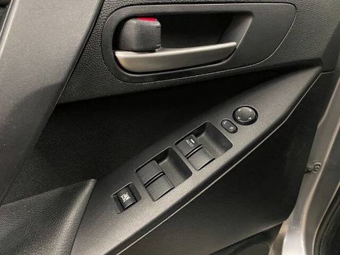 Used 2013 MAZDA MAZDA3 i SV image 11