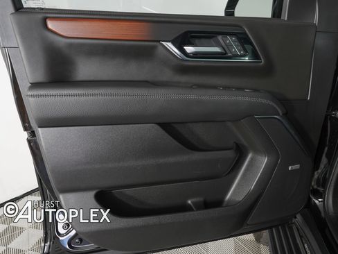 Used 2026 GMC Yukon XL Denali w/ Sun & Power Step Package AWD/4WD image 16