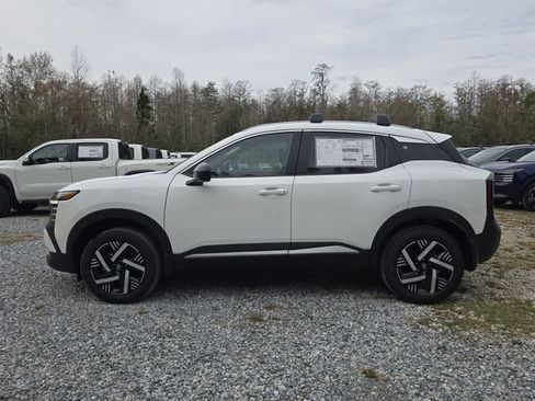 New 2026 Nissan Kicks SV w/ Cold Weather Package FWD image 5