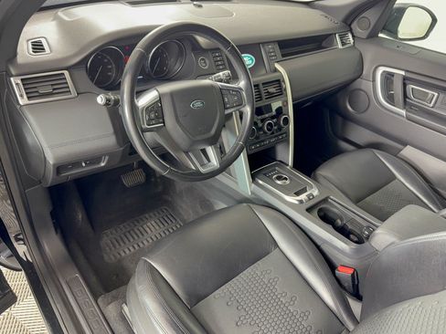 Used 2019 Land Rover Discovery Sport SE AWD/4WD image 4