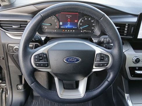 Used 2020 Ford Explorer XLT w/ Equipment Group 202A image 29