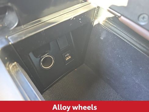 Used 2024 Toyota Crown Limited image 35