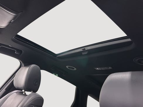 Used 2023 Buick Enclave Essence w/ Experience Buick Package image 17