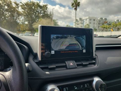 Used 2025 Toyota RAV4 XLE image 21