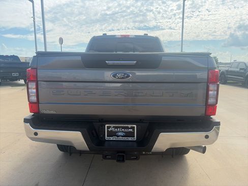 Used 2021 Ford F250 Lariat w/ Lariat Value Package AWD/4WD image 4