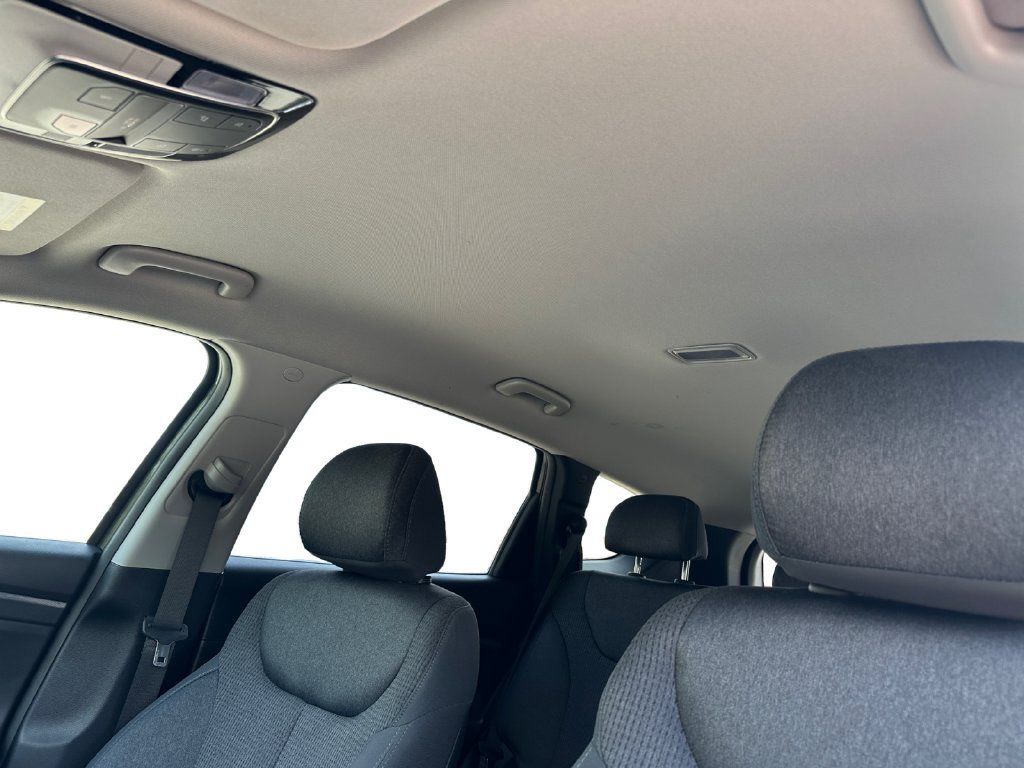 Used 2023 Hyundai Santa Fe SEL FWD image 15