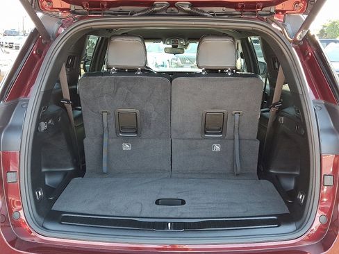 Used 2022 Jeep Grand Cherokee L Laredo image 29