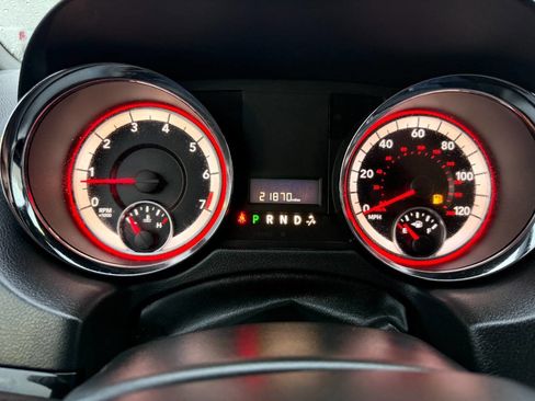 Used 2016 Dodge Grand Caravan SE image 34