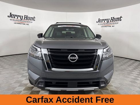 Used 2024 Nissan Pathfinder Platinum w/ Cargo Package AWD/4WD image 3