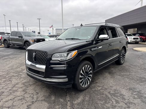 Certified 2022 Lincoln Navigator Black Label image 3