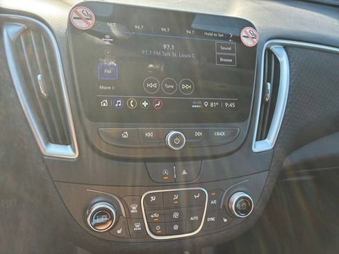 Used 2025 Chevrolet Malibu LT FWD image 24