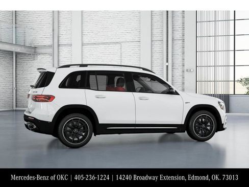 New 2026 Mercedes-Benz GLB 35 AMG 4MATIC image 18